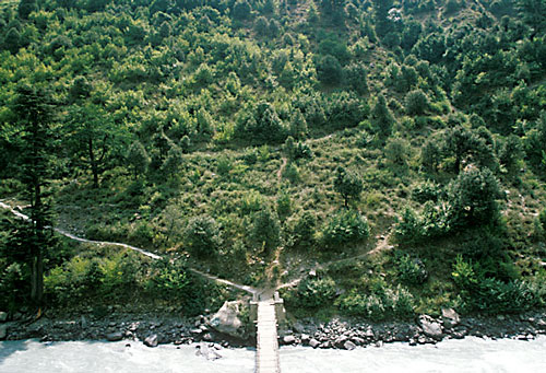 Was eine Brücke bewirkt, Torwal, Swat, Pakistan, 1997