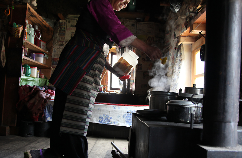Tee kochen im Rolwaling